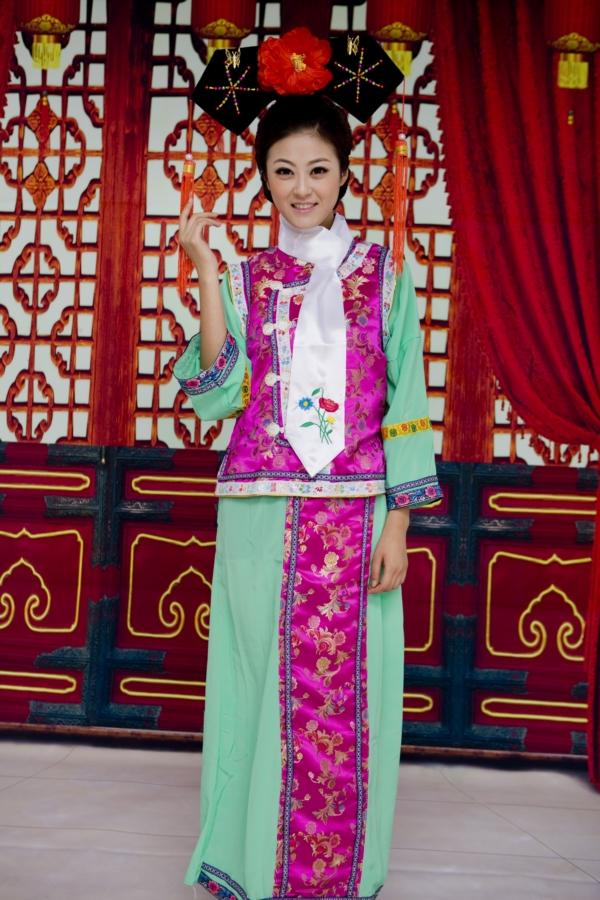 清朝格格旗装_还珠格格演出服_清朝服装主题摄影 - 南京华舞服装租赁